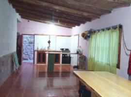 Cabaña Los Alamos, hotel di Juella