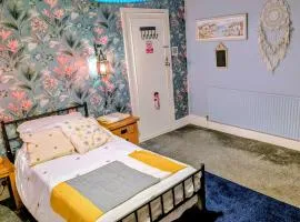 Spacious Single Bed Room near Newhaven Town Centre