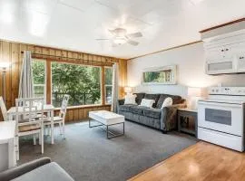 Ground Floor Riverside Cottage with Patio