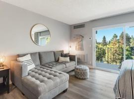 Updated Condo with Deschutes River View、ベンドのホテル