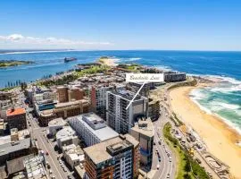 Beachside Luxe - Views - Car Space - Eats, Walks, Swims
