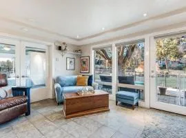 Riverfront Cottage - Steam Room & Pet Friendly