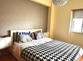 Lisbon private Room in Shared Apartment, ξενοδοχείο σε Odivelas