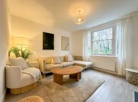 NEW - Luxury 3 bedroom Townhouse - Canterbury City Centre