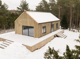 Charming Seaside Country Cottage，Lahetaguse的飯店