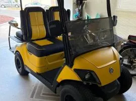 Heart of The Villages, Near Sumter Landing! 2BR-2BA New Golf Cart-Guest IDs included!