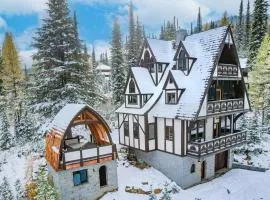 Ski-In Ski-Out Schweitzer Winter Chalet with Hot Tub
