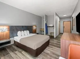 Quality Inn & Suites Manhattan