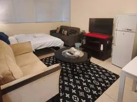 BB Homes - Hall Room