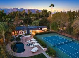 Private Estate with Cottage, Pool & Tennis, viešbutis mieste Ohajus