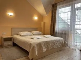 Золота Поляна