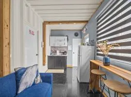 Charming 1-Bedroom Beach Apartment for 4
