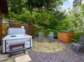 The Squirrels Drey C32 - Uk45927