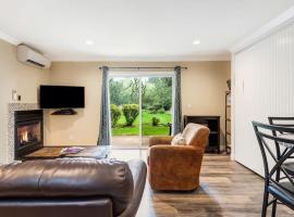 First-Floor Downtown Bend Condo、ベンドのホテル