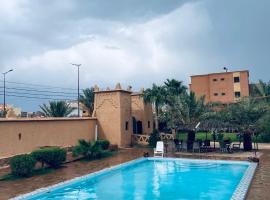 Auberge camping ouadjou, khách sạn ở Nkob