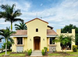 Casa Colibri - Golf Front Home Near the Beach at Gran Pacifica Resort, haustierfreundliches Hotel in San Diego