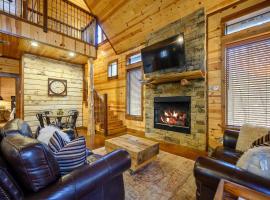 2BR Cabin - Hot Tub - Game Room - Fire Pit - Pets, hotel i Broken Bow