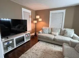 Beautiful and Comfy Home near Strong Memorial Hospital-king sized bed