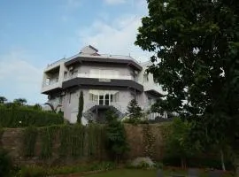 Cozy Cliff By Marwar Royal