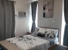 Studio unit with balcony and amenity view near the airport with High speed internet