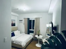 Studio condo Near Roxas night market