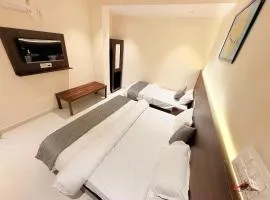 The Classic 12 Hotel