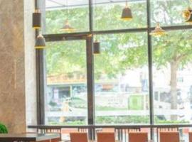 Echarm Hotel Shenzhen World Exhibition and Convention Center, hotel a Fenghuangwei