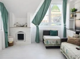 The View - Apartament Ultracentral, spatios - Bea-ti cafeaua la inaltime, in timp ce admiri Craiova de sus