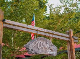 ombak kapas island beach resort, hotel u gradu Marang