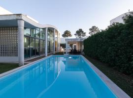 Villa 4 Rooms, Swiming Pool Pink, hôtel à Palmela