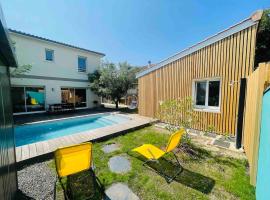 Villa Rafael piscine Fun et Calm Pessac, hotelli kohteessa Pessac