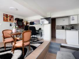 Office Home 3 By Vilfredo, hotel a Tessalònica