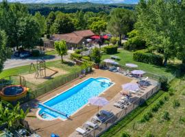 Camping Le Bosquet, hotelli kohteessa Domme