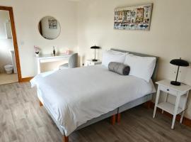 Hillside House - Rose Cottage, Hotel in Ballinamuck