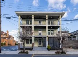 313 E Glenwood Ave, Unit 109
