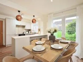 May Bank Holiday Available NEW City 10 Mins