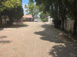 House 55D, hotel a Lichtenburg