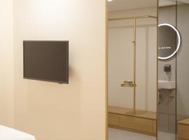 Una Hotel โรงแรมในMantaak