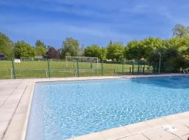 ZEcamping 3 étoiles piscine animaux acceptés, готель у місті Montaut