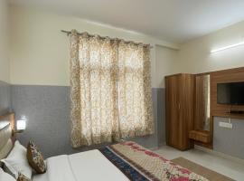 Mahajan Lodge, отель в городе Катра