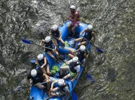 Una Mystic Rafting