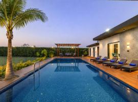 Vanraaj Farms near Gurugram, hotel a Sohna