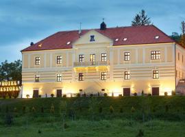 Hotel & Restoran Dvorac Gjalski、ザボクのホテル