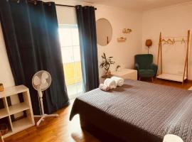 The Throne – hotel w mieście Alcabideche