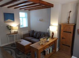 Sole Use of Cottage in Village close to Chester, hotel v mestu Kelsall