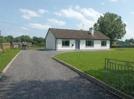 Cosy Claregalway Cottage