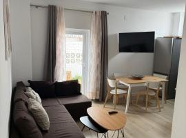 Independent Apartment At Villa Noelia Benalm&aacute;dena With Private Pool, Garden & Parking