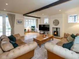 Heronsmead, sleeps 8 - Large Thorpeness house on the banks of Thorpness Meare - a boating lake - Close to Thorpeness beach, Golf Club and Thorpeness Country Club - Aldeburgh Coastal Cottages