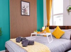 Stylish 3-Bed Apartment with Side Sea View in Bognor Regis