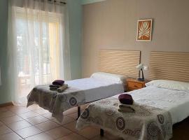 Hotel Move Espadan, מלון בAzuébar